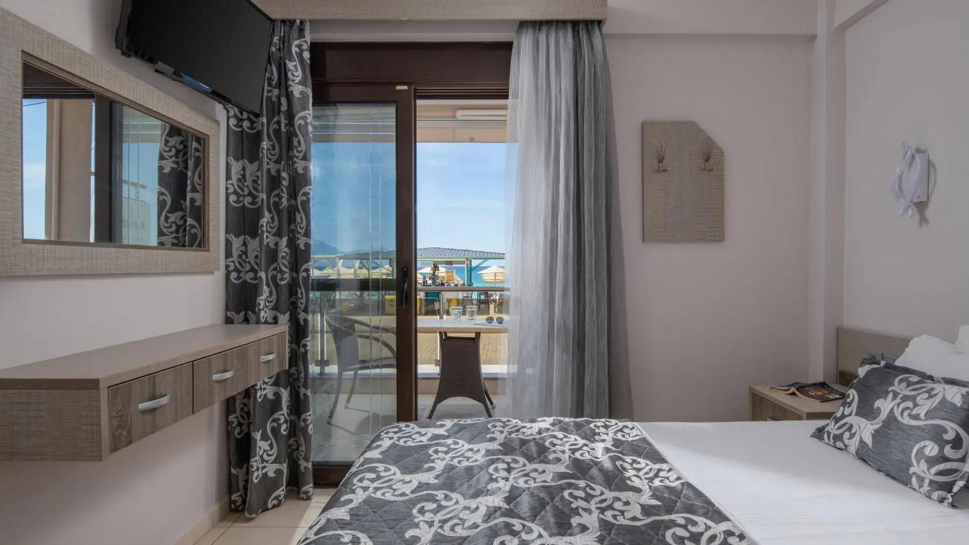 Апарт-отель House Kostas On The Beach Сарти