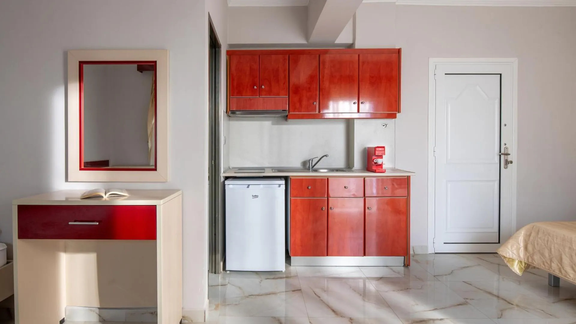 House Kostas On The Beach Сарти