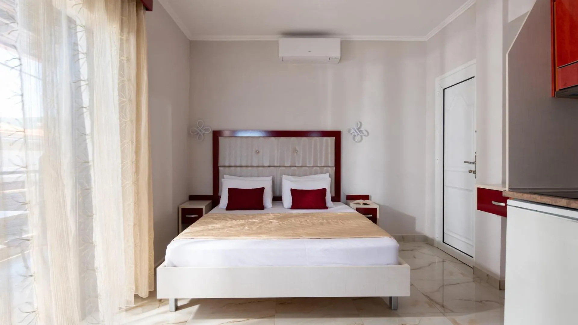 House Kostas On The Beach Сарти 0*,