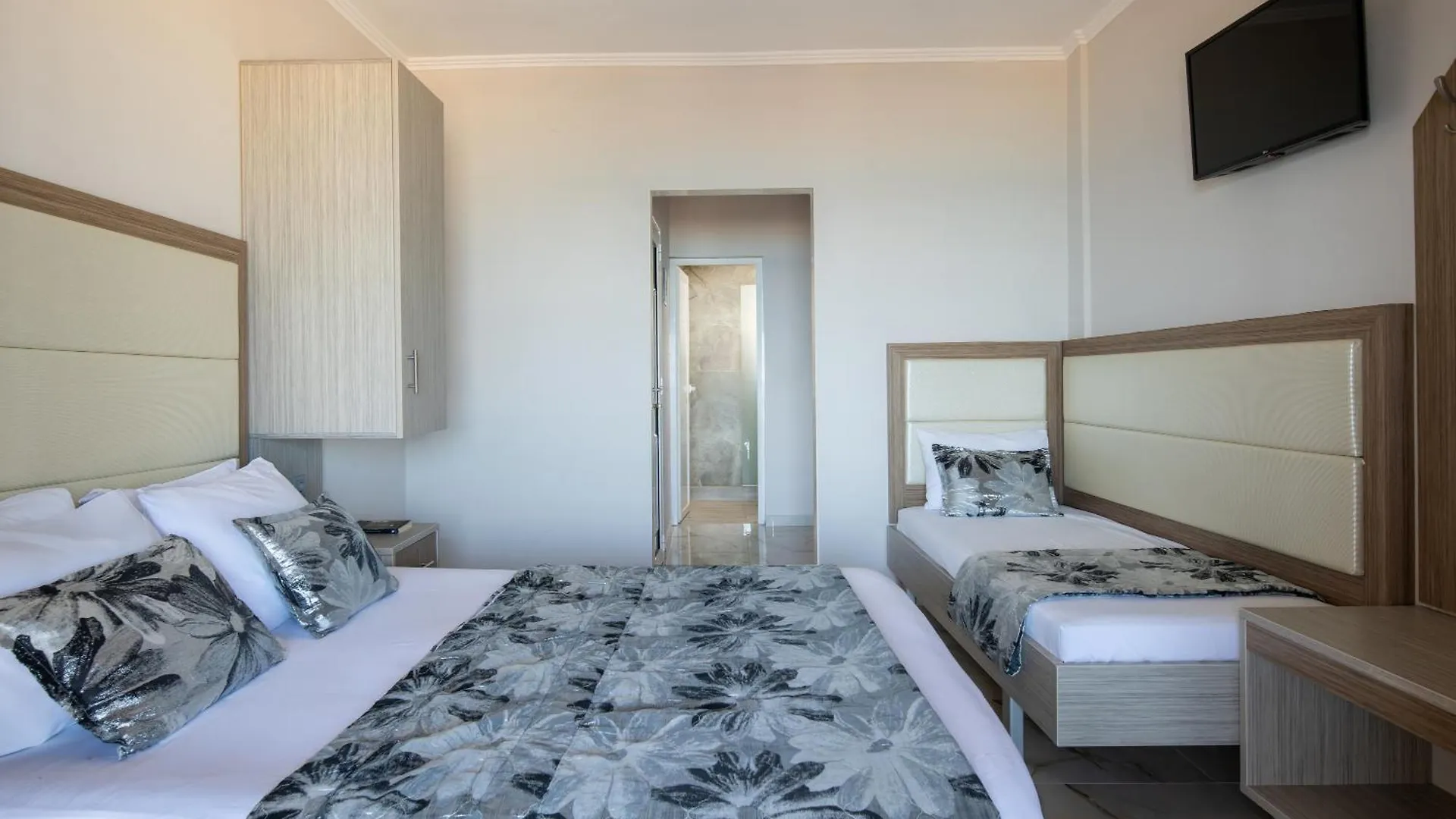 House Kostas On The Beach Сарти
